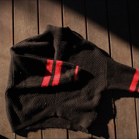 Express Sweater - Picture 3 of 5